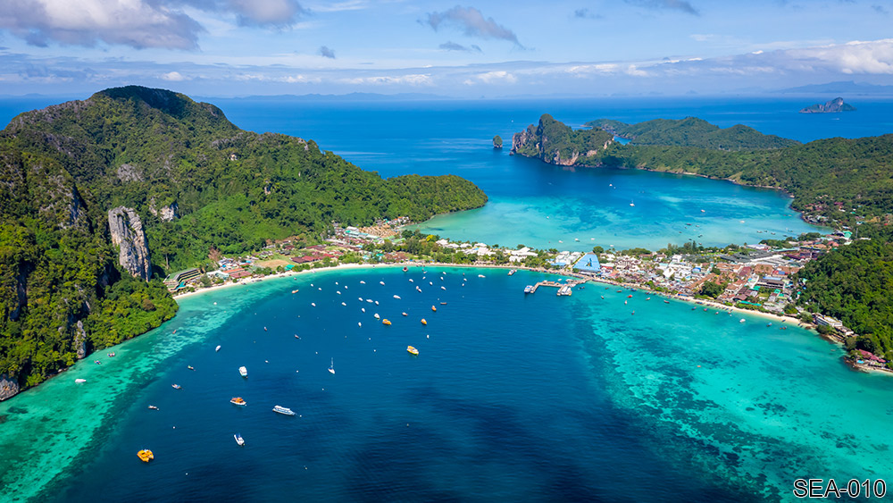 SEA-010_season-boat-tourists-phiphi-island-krabi-thailand-aerial-view-from-drone