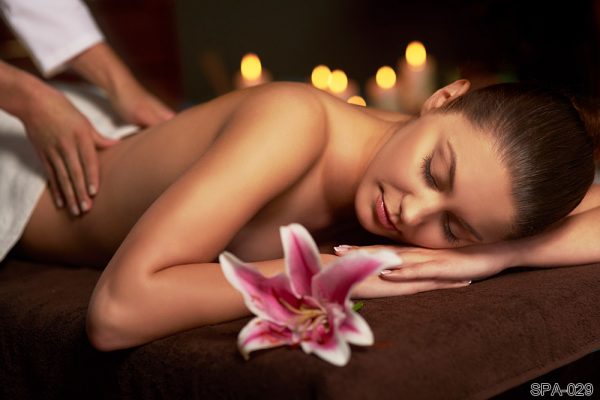SPA-029_woman-relaxing-spa